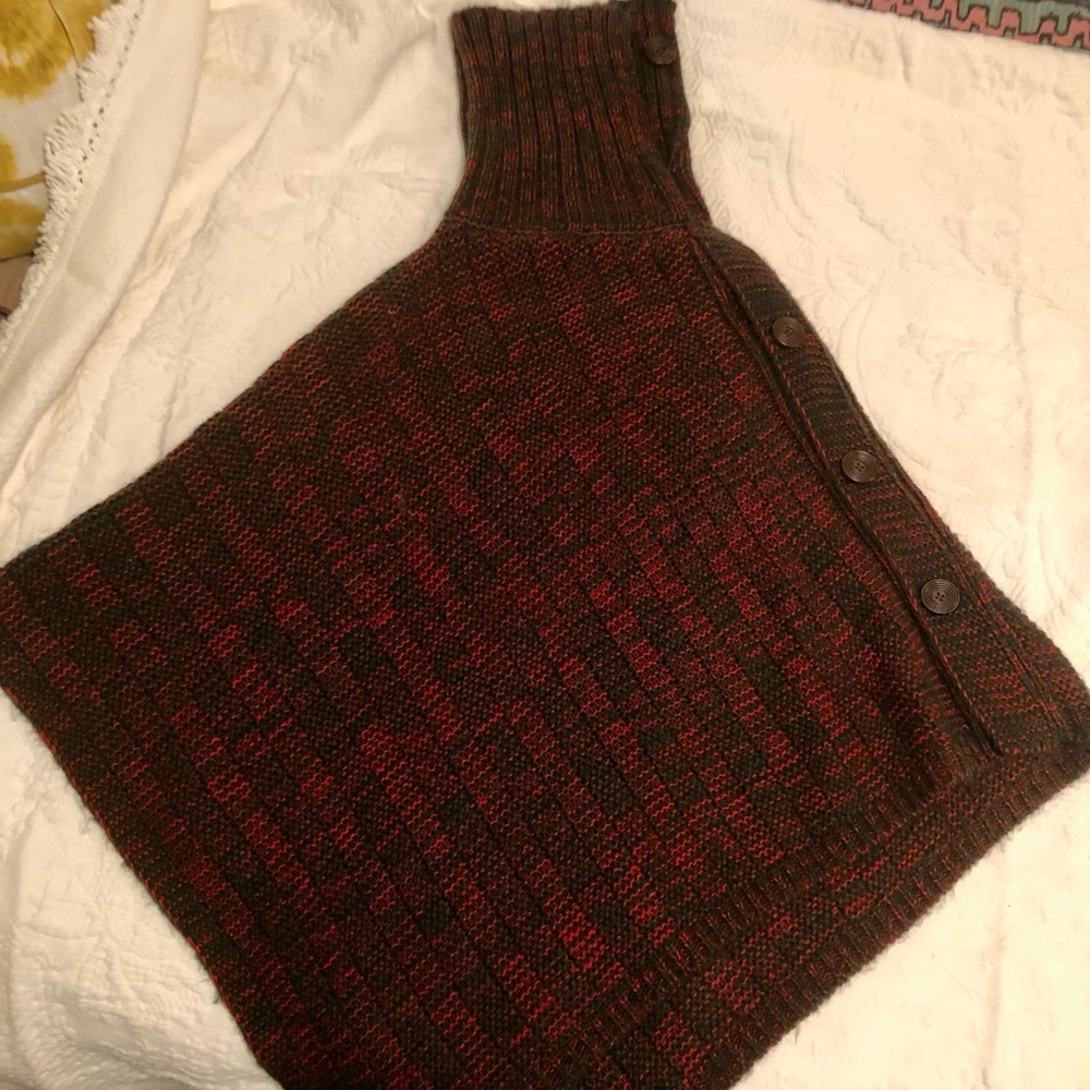 Knit red and green festive sweater turtleneck poncho. Brand unknown. Size XS